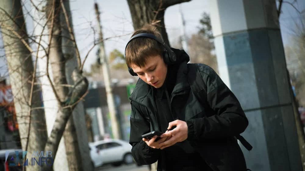 Предложите альтернативу: эксперты рассказали, как родителям реагировать на детскую зависимость от гаджетов
