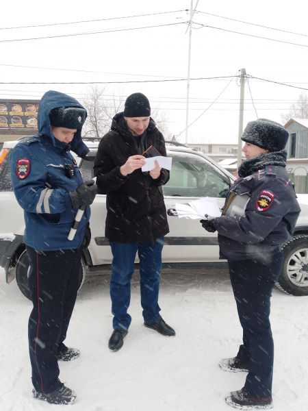 Белогорских водителей проэкзаменовали прямо на дороге