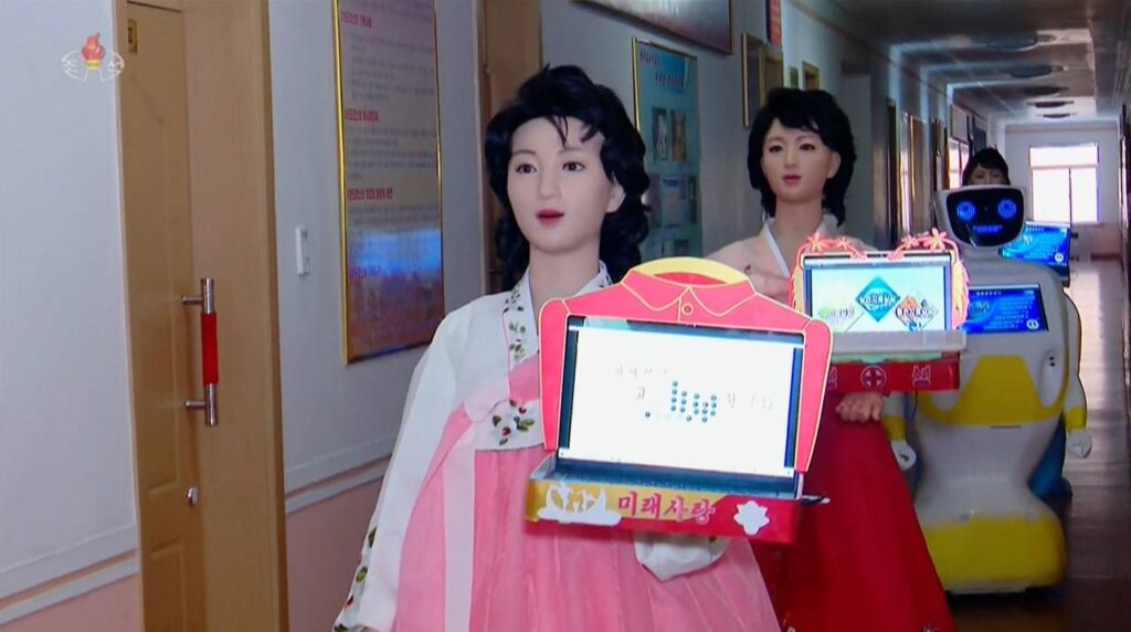 Российский робот будет учить детей и молодежь Северной Кореи