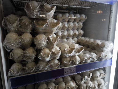 Росстат уверяет: цены на яйца упорно снижаются. Благовещенск в тренде?