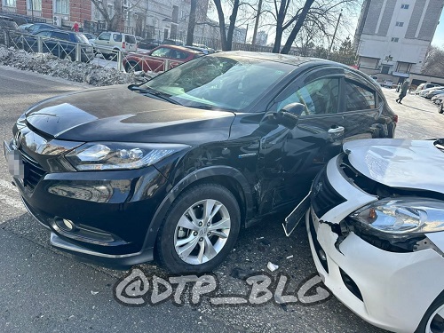 Соцсети: в аварии в центре Благовещенска пострадал человек