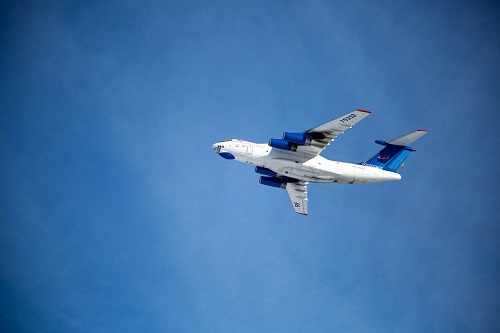 На космодром Восточный приземлился первый самолет: он привез ценный груз