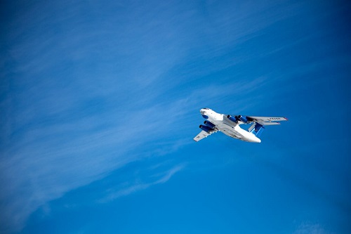 На космодром Восточный приземлился первый самолет: он привез ценный груз