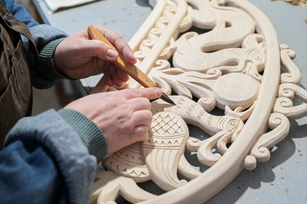 Панно, резьба по дереву