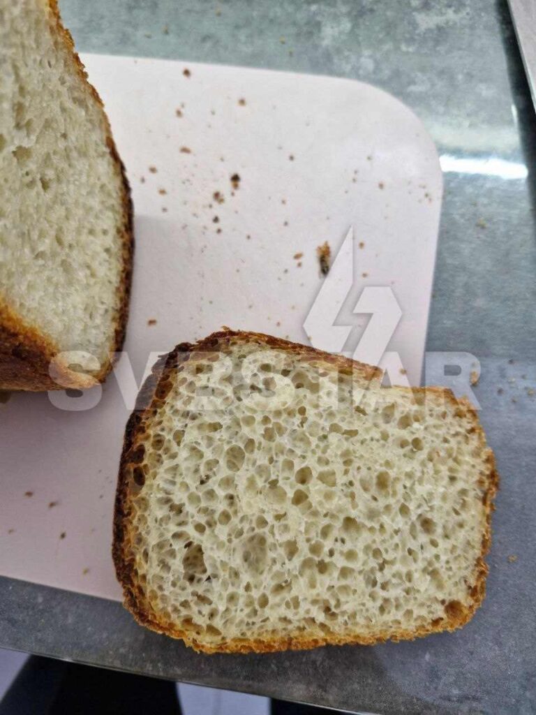 Хлеб с тараканом