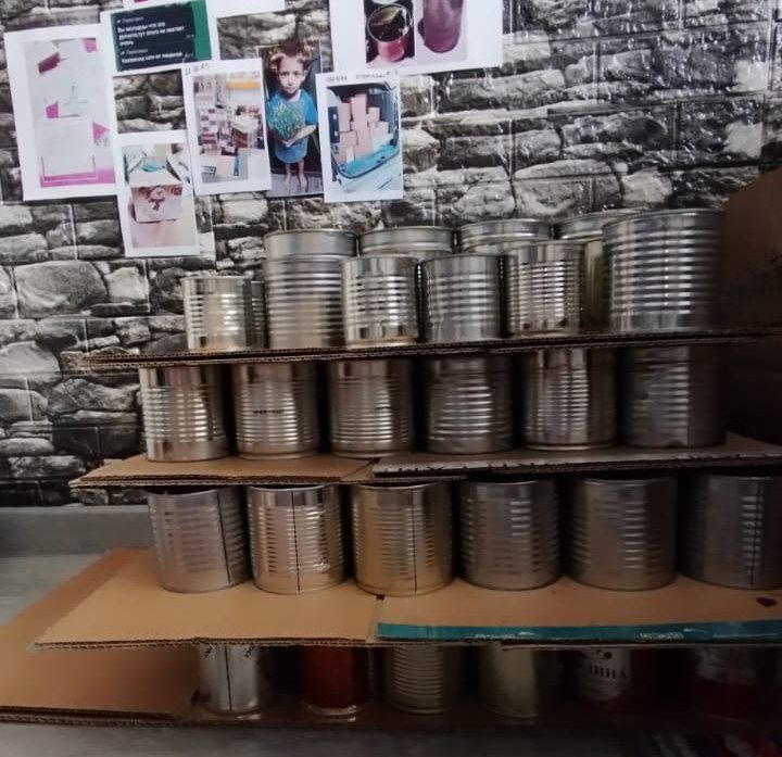 И напоит, и согреет: в Свободном волонтеры делают окопные свечи для бойцов СВО