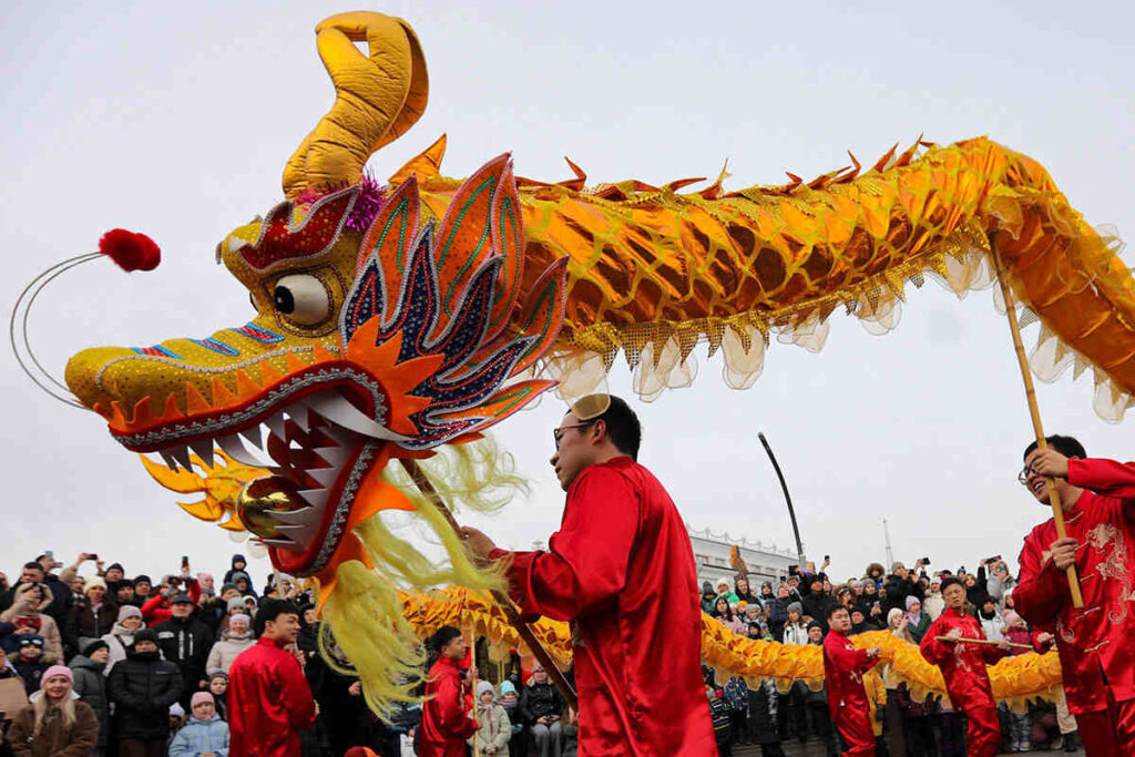 китайский новый год, традиции китайского нового года, год Зеленого Деревянного Дракона, новый год по лунному календарю