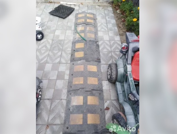 Друг на час, верну любимого, костюм для недособаки: самые необычные объявления в Благовещенске