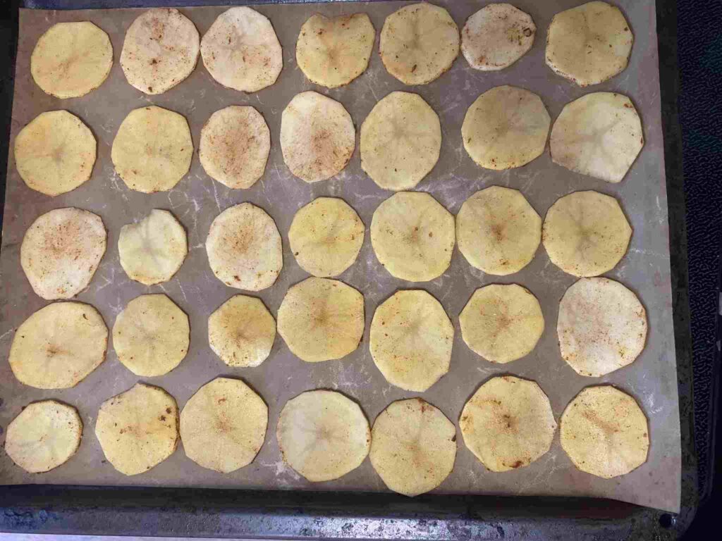 домашние чипсы, чипсы из картошки, сырный соус, чипсы в духовке