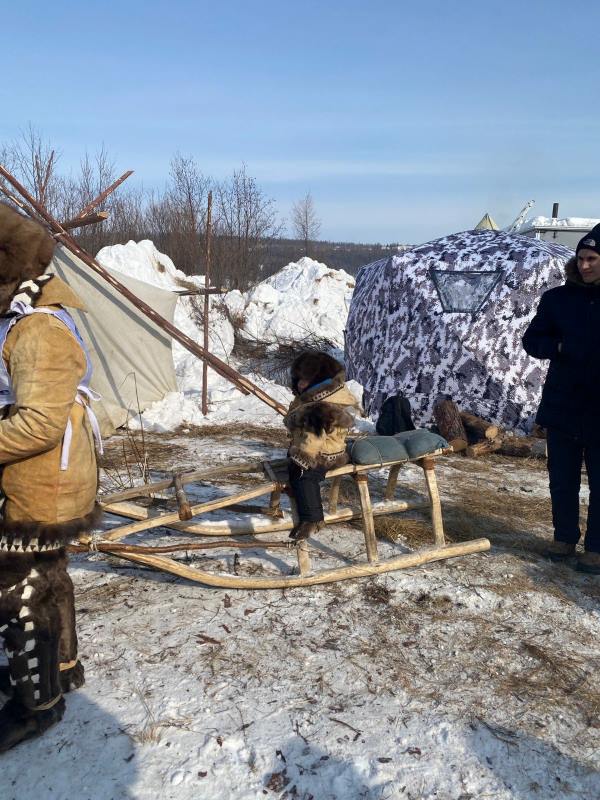 Недалеко от Тынды провели оленьи гонки и выбрали лучшую упряжь