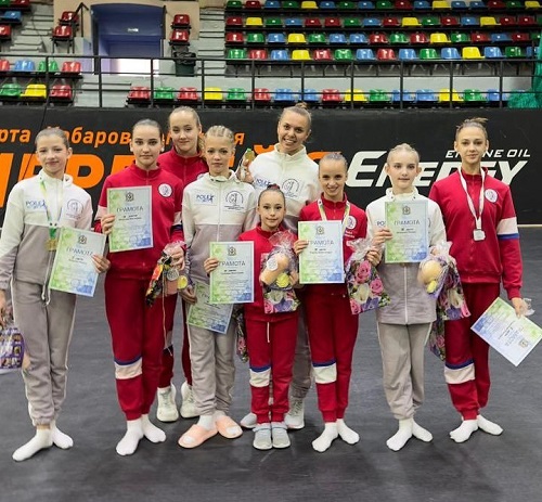 Амурские пилонистки привезли из Хабаровска 23 медали