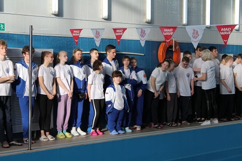 Соревнования с Благовещенске собрали особенных пловцов 