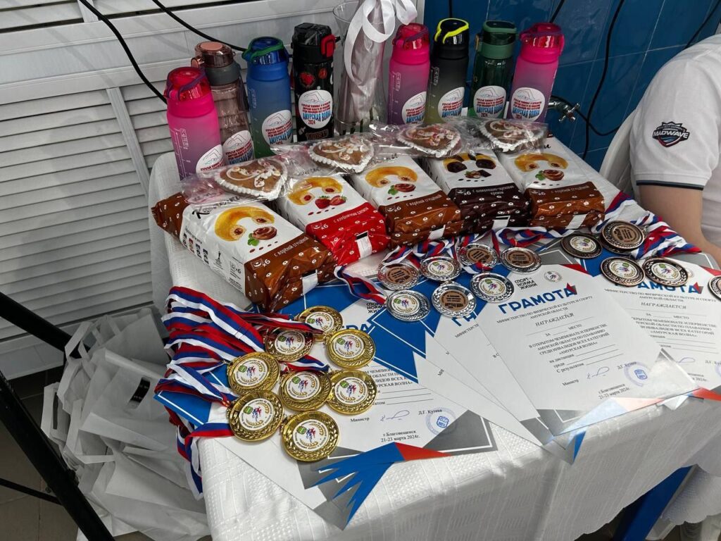 Соревнования с Благовещенске собрали особенных пловцов 