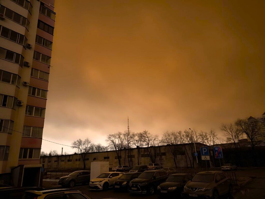 «Апокалипсис!»: жителей Приамурья напугала спустившаяся с небес тьма