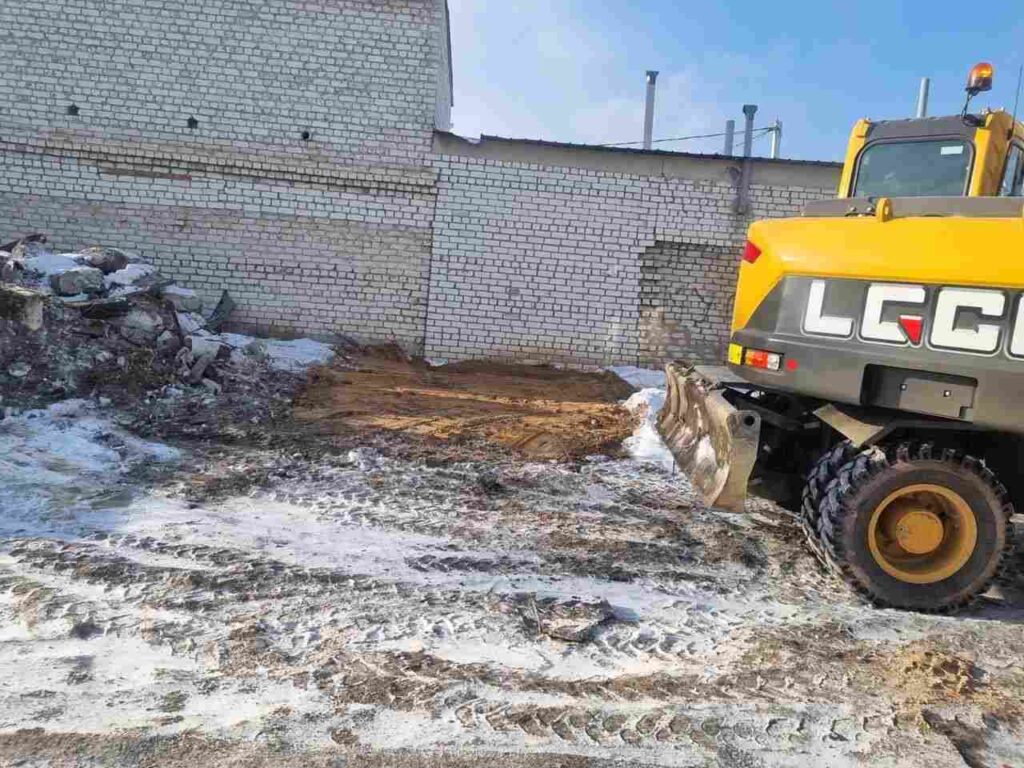 «Дети ходят по этой помойке»: одна из улиц Благовещенска превращается в свалку