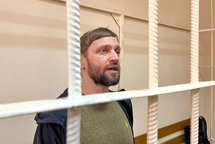 Блогер-сыроед Максим Лютый получил восемь лет колонии за смерть сына от истощения