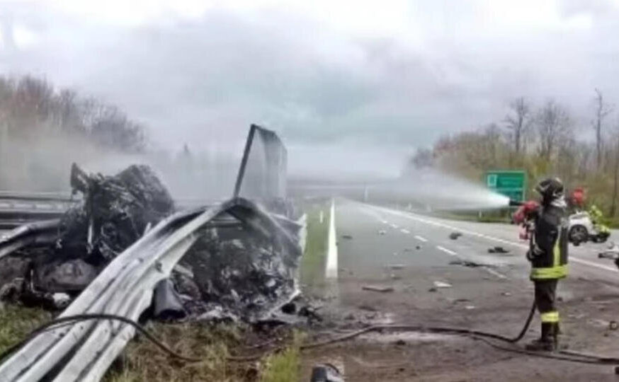 Украинская модель Анна Краевская разбилась на Ferrari в Италии