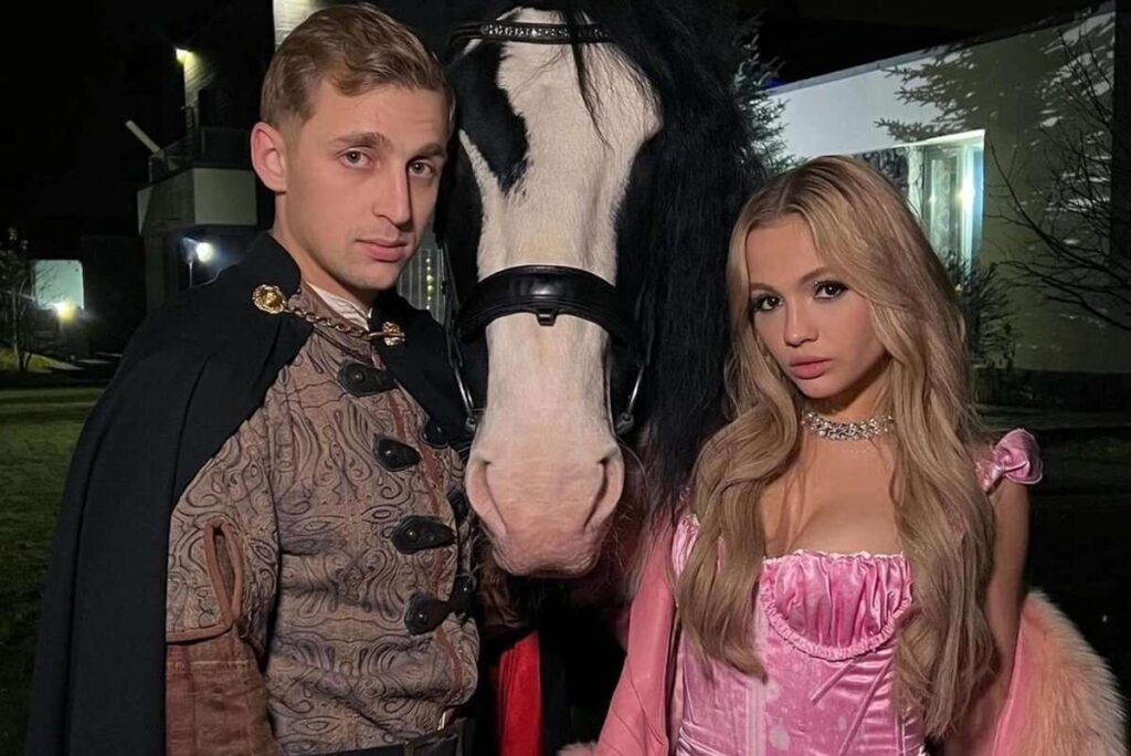 Саша Стоун и Валя Карнавал