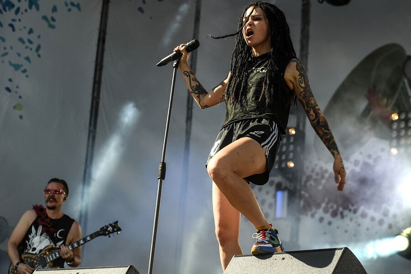 Певица Дария «Нуки» Ставрович сообщила об уходе из группы «Слот»