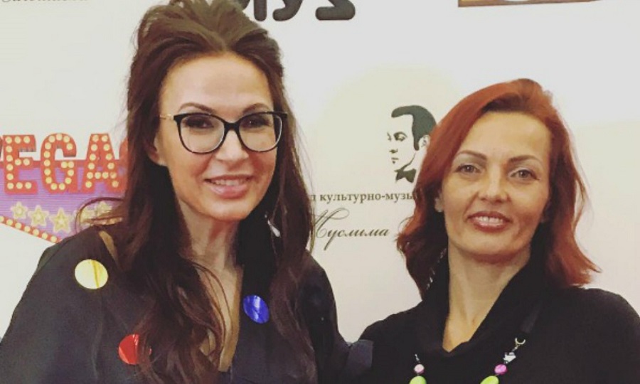 Эвелина Блёданс и её сестра Диана