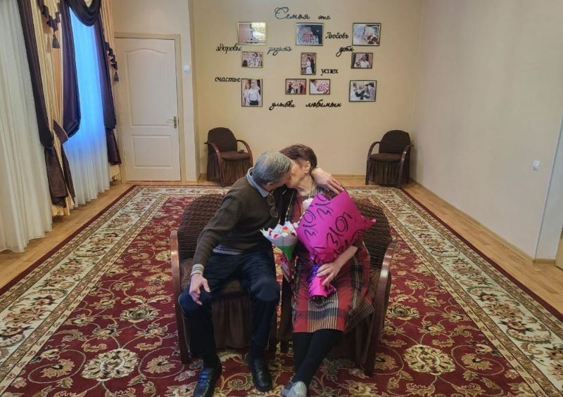 Амурчане нашли любовь в доме престарелых и поженились в День семьи