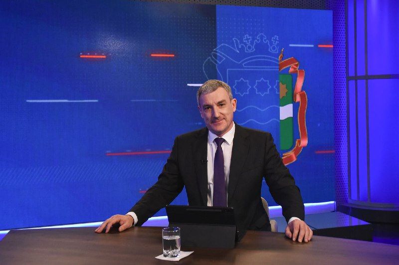 Волнуют дороги и здравоохранение: амурчане закидали губернатора обращениями
