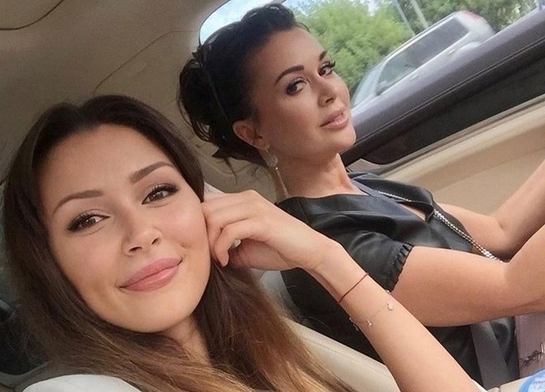 Анастасия Заворотнюк и её дочь Анна