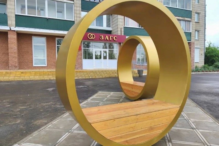 В Иркутской области мужчина убил 21-летнюю жену в ЗАГСе во время развода