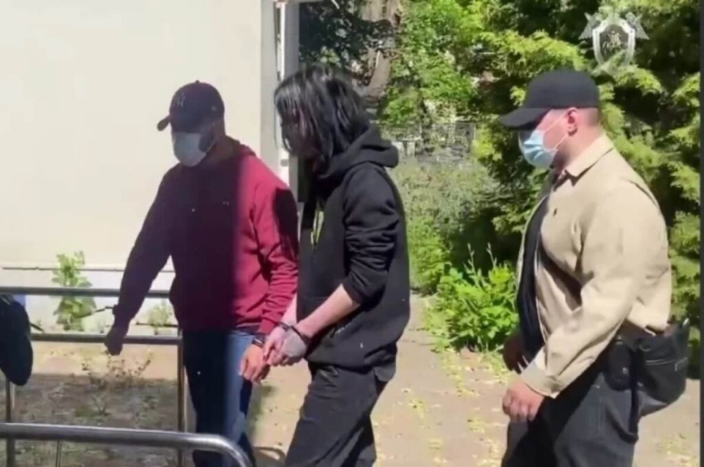 В Самаре парень с пентаграммой на лбу более 60 раз ударил ножом 17-летнюю девушку