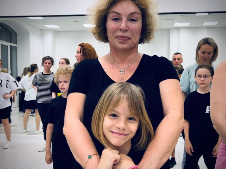 Мать Тимати призналась, что не справляется с внучкой