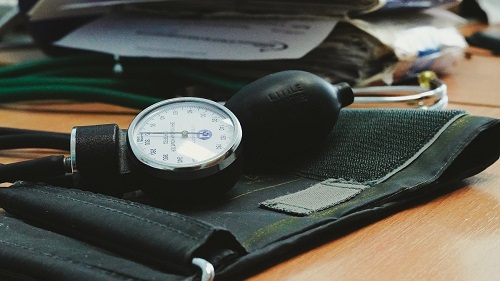 Губительная сила соли и недосыпа: чего нужно опасаться людям с высоким давлением