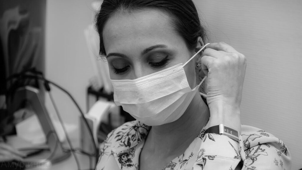 Новый штамм коронавируса добрался до России