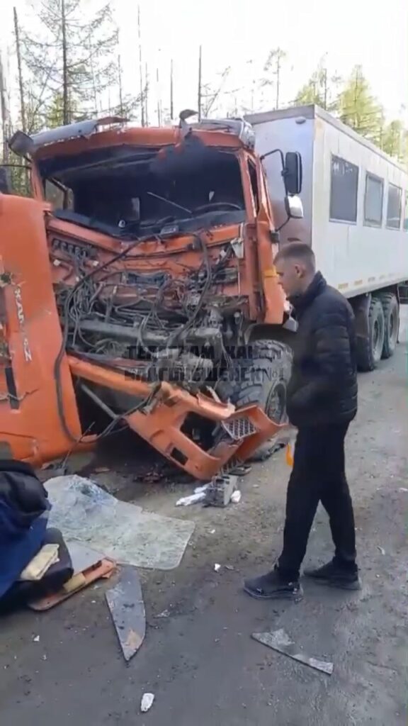 Беспощадные амурские дороги: сельская грязь поглотила бетономешалку