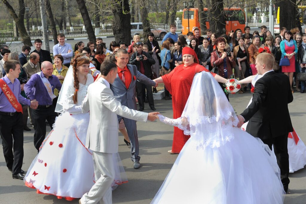 Хоронили невест, много плакали: традиции славян на Красную горку