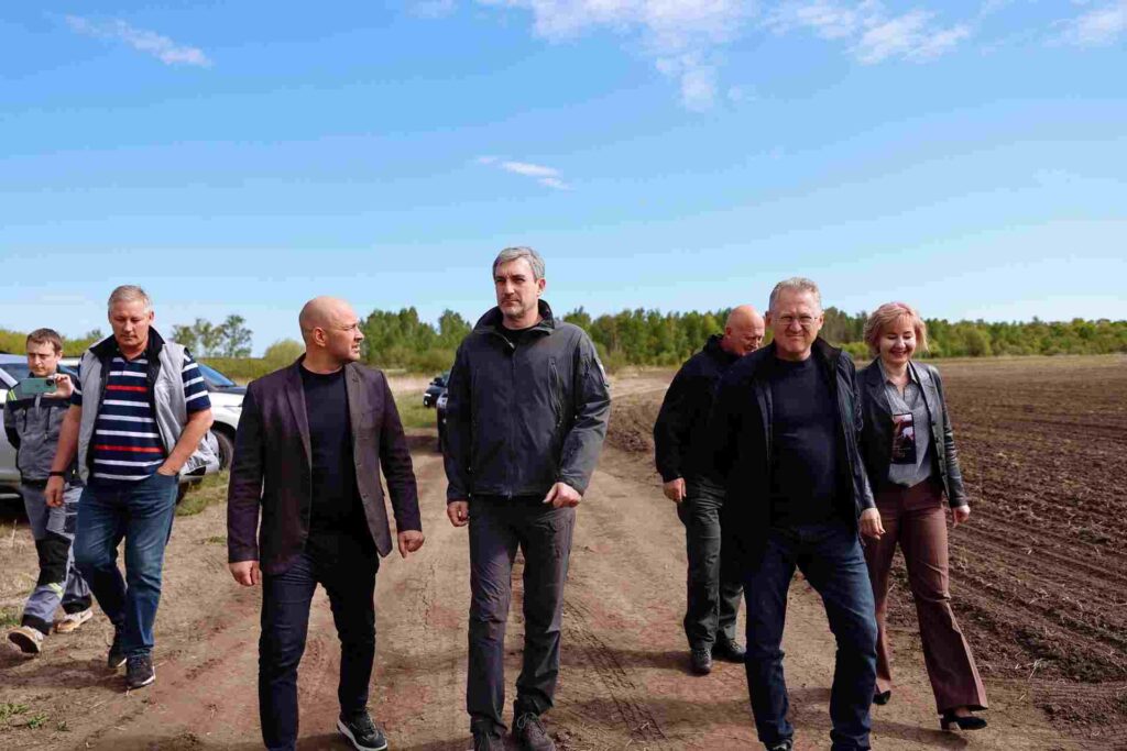 губернатор вышел в поля Приамурья