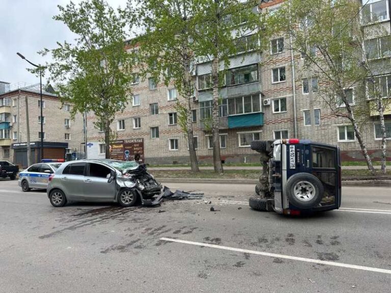 Опубликовано видео с моментом жесткой аварии в Благовещенске