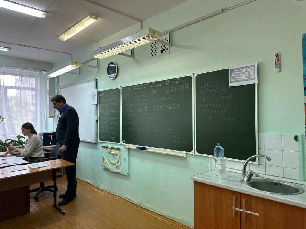 Для амурских выпускников учебный год закончился раньше обычного