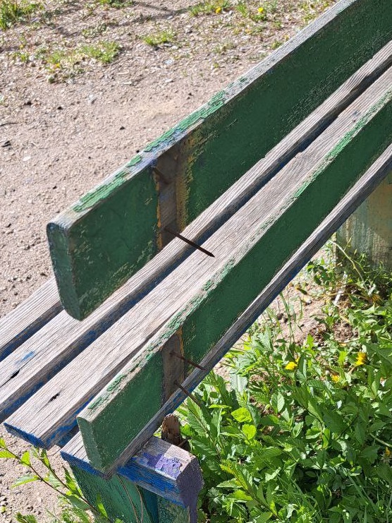 Виноватых найдут: опасную детскую площадку в парке Чигирей проверит прокуратура