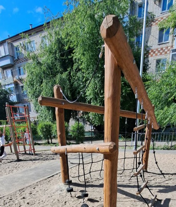 Виноватых найдут: опасную детскую площадку в парке Чигирей проверит прокуратура