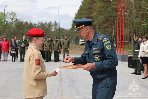 Был виден дым, отмечена зона заражения: зачем благовещенским школьникам понадобилась химзащита