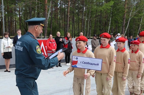 Был виден дым, отмечена зона заражения: зачем благовещенским школьникам понадобилась химзащита