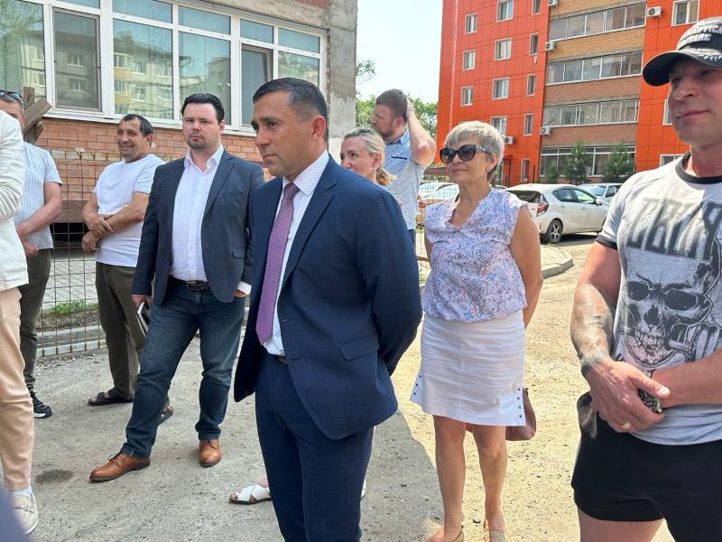 Нет шансов не успеть: ремонт благовещенской многоэтажки контролируют мэр, министр и прокурор