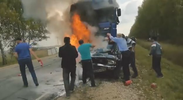 Мессендежры: на амурской трассе заживо сгорел человек