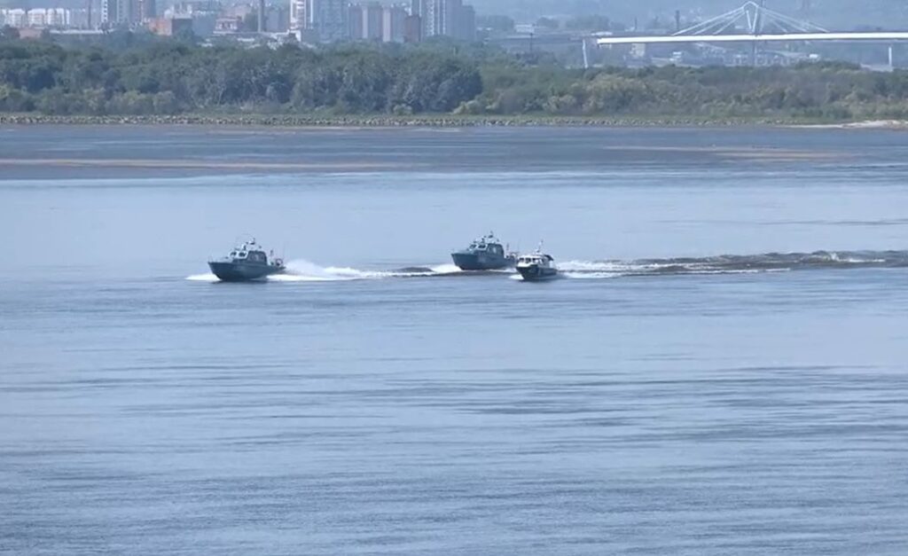 Пограничники России и Китая массово преследовали злоумышленников на Амуре