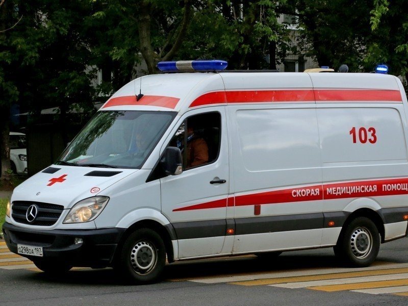 В Екатеринбурге девушка выжила после падения с 18 этажа