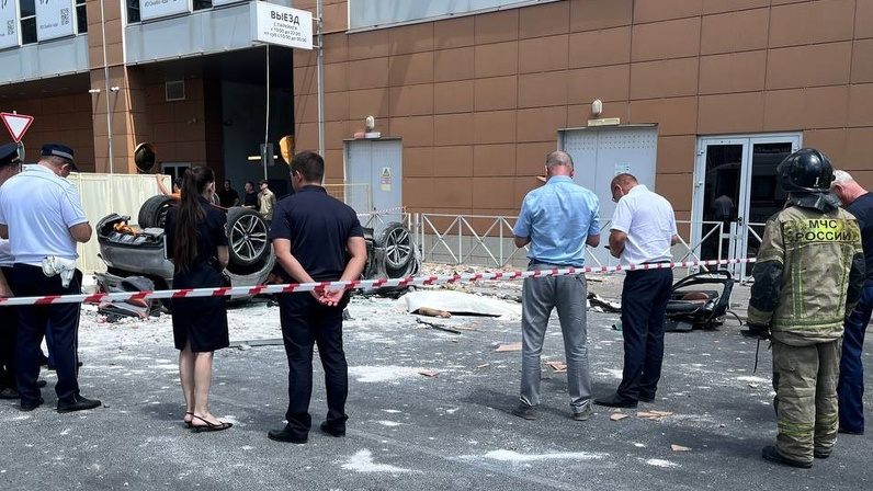 Муж погибшей при падении BMW с парковки в Краснодаре узнал о трагедии из новостей
