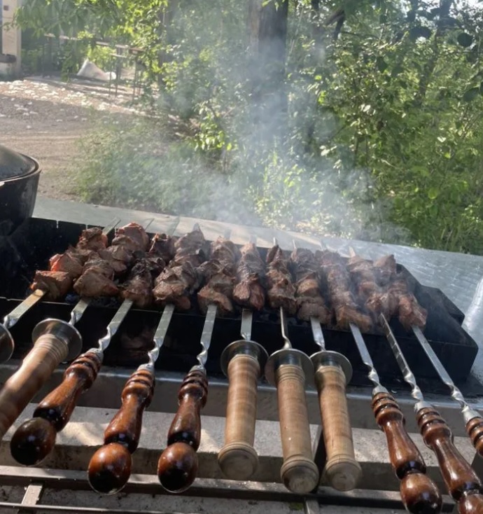 А к свадьбе что: обзор самых интересных объявлений в Благовещенске для женихов и невест