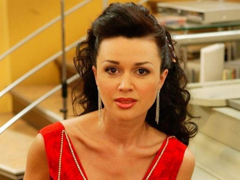 Анастасия Заворотнюк