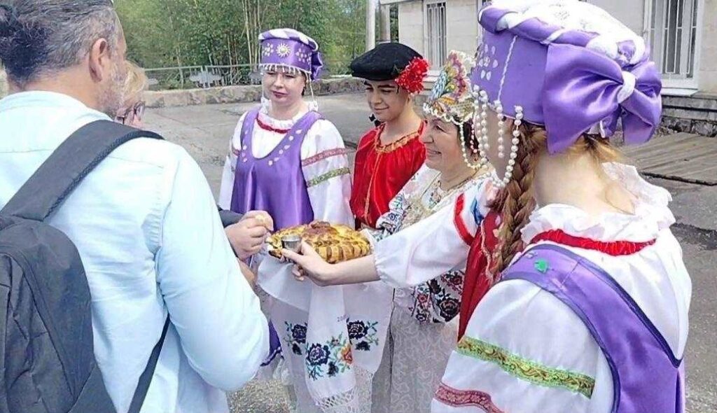 Ларба, «Поедем, поедим»