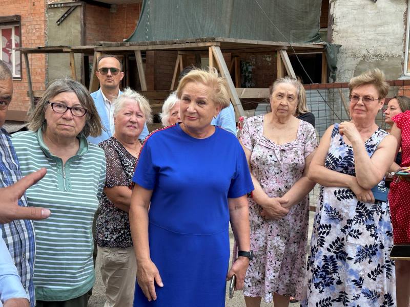 Нет шансов не успеть: ремонт благовещенской многоэтажки контролируют мэр, министр и прокурор